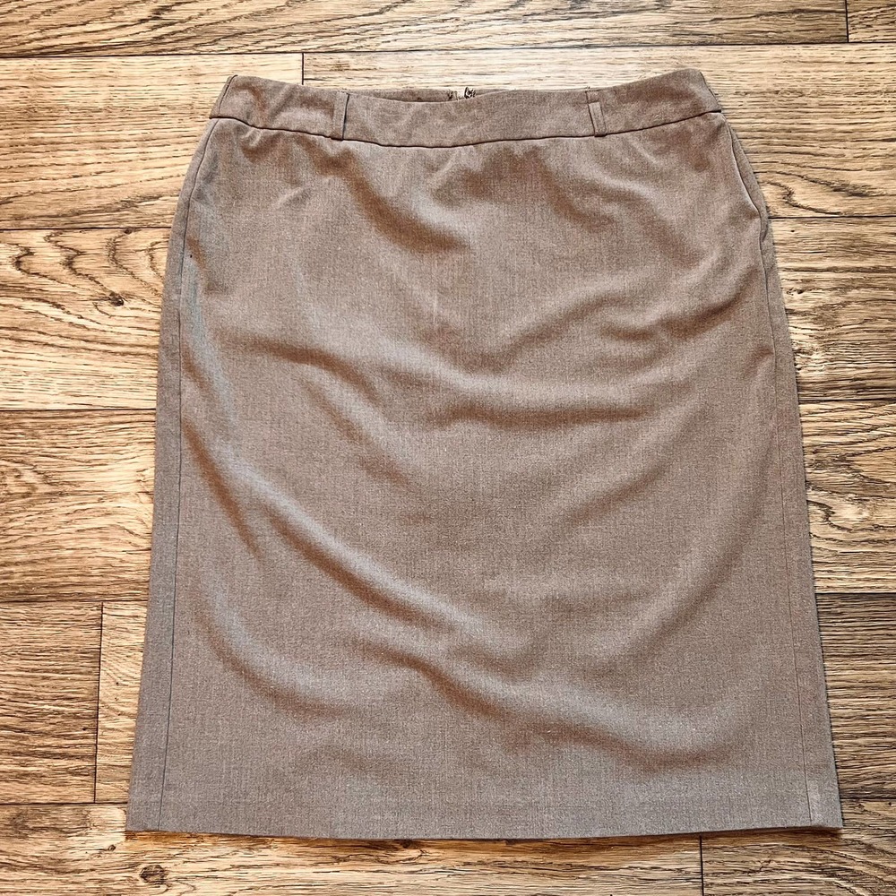 Size 14 - JM Collection - Brown Pencil Skirt with Slight Stretch